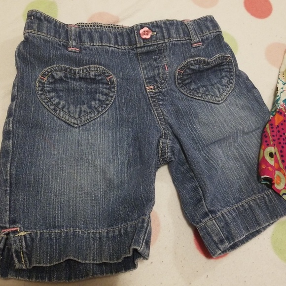Boutique top and heart shorts size 5. Super cute ! - Picture 3 of 6